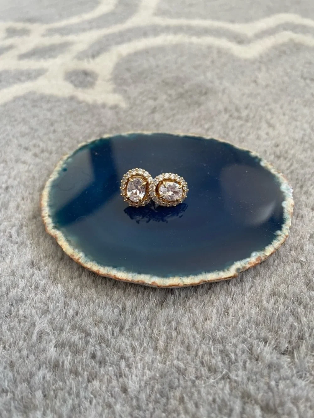 kate spade Victoria stud earrings